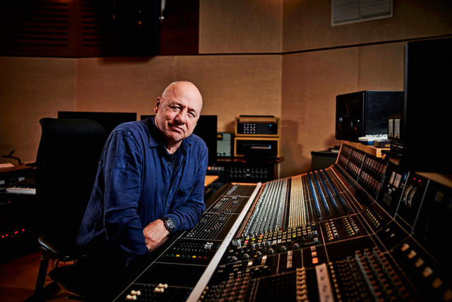 LONDON, UNITED KINGDOM - OCTOBER 5: Portrait of Scottish musician Mark Knopfler, photographed at his studio in London on October 5, 2018. (Photo by Joby Sessions/Guitarist Magazine/Future via Getty Images) 