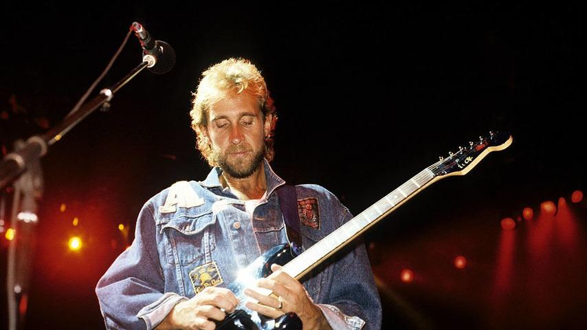 AUSTRALIA - JANUARY 01: Photo of GENESIS and Mike RUTHERFORD; Mike Rutherford performing live onstage (Photo by Bob King/Redferns)